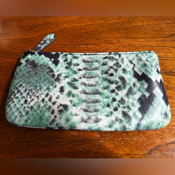 Aimee Kestenberg Leather Zippered Pouch With Turquoise/Green Snake Print New! - Picture 2 of 6
